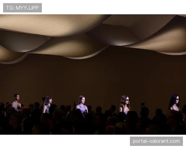 米兰时装周与米兰双雄合作，推出俱乐部主题时装系列